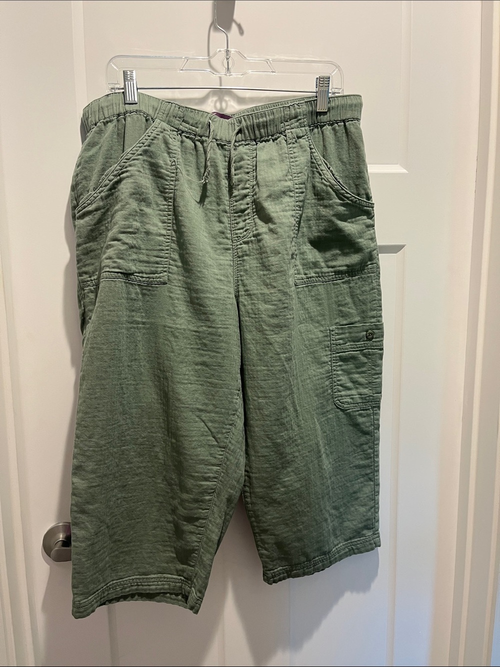 Gloria Vanderbilt Olive Green Cropped Cargo Pants